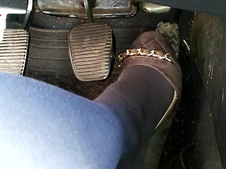 Revving in Grey Flats with Chains in Mp4format
