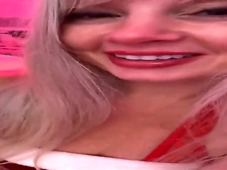 743612078274650112. mp4