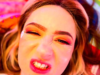 INSERTED Mandii Rose's pussy has the grip