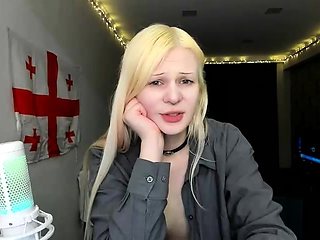 Amateur Blonde Teen Plays Solo with Toy Webcam Porn