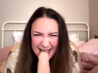 Brunette Solo Webcam Masturbation