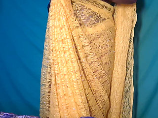 Navel and Erotic Show of Tamil Married Bhabi