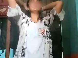 sadhona dances naked in her room