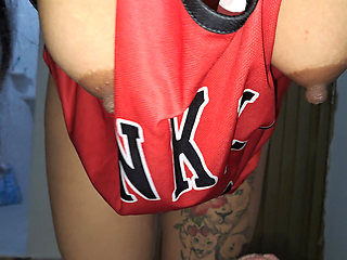 My wife is with her big ass and she likes to be anal fucked