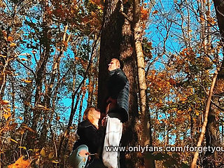 Fucked a Beauty with a Big Ass in the Forest While Walking