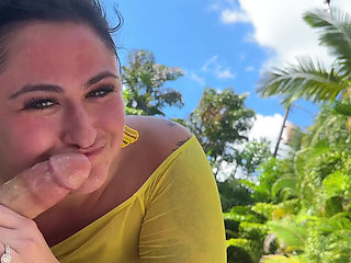 Sexy BBW Gets Fucked Outside