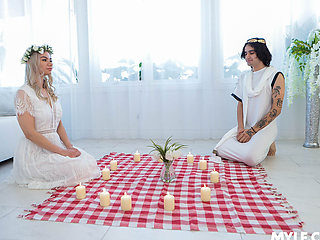 Balls Deep Dripping Creampie for Stepmommy During Breeding Session