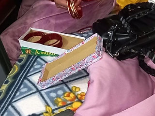 Panjabi Bhabhi Having Change Her Dress.