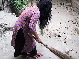 Desi Aunty Gets Anal Fuck in the Yard - Tight Pussy Doggy Style - Indian Mature Sex