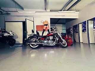 Daisy Lee in Moto Garage