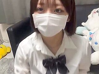 Erotic live chat with cute beautiful girl
