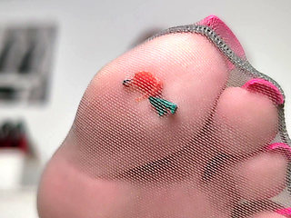 Gigantes Nylon Goddess