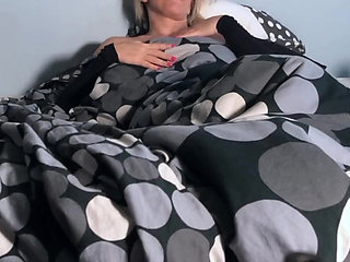 6 My Husband Found Out I Fucked up with Strangers on Cam on Chatroulette in His Absence 69