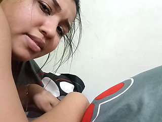 18 year old brunette big saggy tits from New York United States fucking her stepbrother's big dick manu