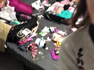 Fancy a chat whilst I fanny about after doing a massive pee in the rather aptly named Niagara Falls?