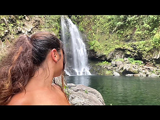 Vlogging in the middle of nature 🌴