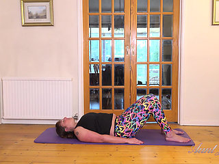 Auntjudys - Workout Time with Chubby MILF Ruby Cattrall