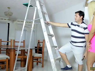 EL ELECTRICISTA: Blowjob, Doggy  Big Tits Porn