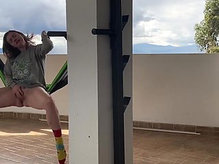 Gringa Orgasmo A Chorro En La Hamaca With Emily Rose