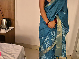 Aunty Called His Neighbour's Son for the Back Massage and Got fucked hard by the naughty Boy