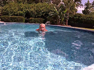 Super Hot MILF Tatiana Steele Gives Ian a POV BJ in the Pool