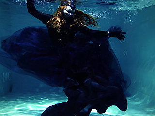 Underwater shooting - full backstage