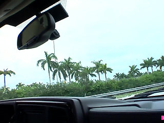 Header likes to suck deep and to get her facial ending