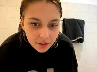 Solo girls masturbate until orgasm for