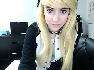 Amateur Blonde Teen Plays Solo with Toy Webcam Porn