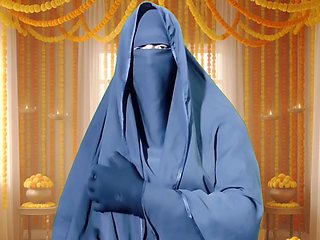 Horny Egyptian Stepmom Fucks Her 18 Years Old Stepson