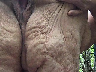 Slut Thought She Was Alone but Here Comes a Hard Stranger to Give Her the Big Bone