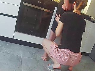 Wife fucks a neighbor in the kitchen. Real cheating