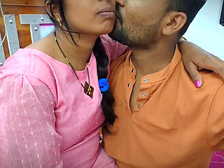 Permi Pooja Hot Desi Bhabhi Sucking Young Boy's Cock - Indian Village Sex XXX Video