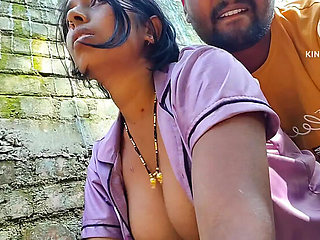 Permi Pooja Hot Bhabhi Outdoor Sex - Desi Aunty Morning Boobs Sucking Young Boy in Jungle