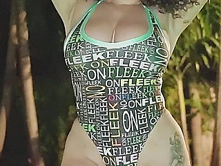 Semaj Media Mone Divine Relaxes by the Pool!!