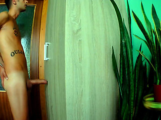 Extreme Sounding Twink, Cumshot on the Floor