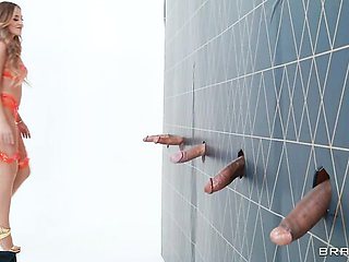 Brazzers Exxtra - handjob scene