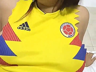 Video of Young Brunette with Her Boyfriend Leaks on the Internet in Nyc