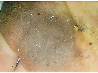 Lucys Dirty Feet Little Bonus)