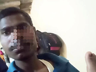 Desi OLD Padosi Friend Ki Aunty Ko Usi Ke Room Per Jakar Romantic Mood Mein Chudai Kiya