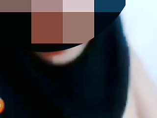 Screen recording of cellphone video call with someone's wife part2