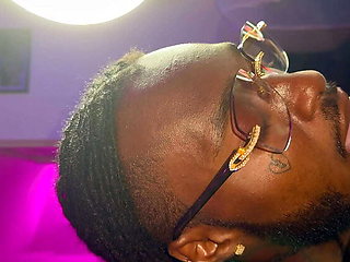 Husband Makes Wife Cum Hard With Pussy Licking - Homemade Ebony Couple