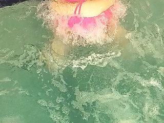 Davisdesires Is in the Pool Watch Her Pussy Drool