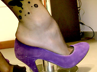 Shoeplay in Violet Velvet Pumps and Black Butterflied Pantyhose