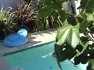 Latino dude fucked bareback by his friend in exhib park