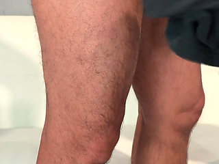 424 MILF Soungind Heel Urethral Pee Pissing Anal Drink