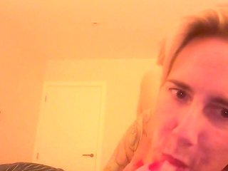 Horny After Dirty Chat with a Complete Stranger, I Made Myself Cum for Him