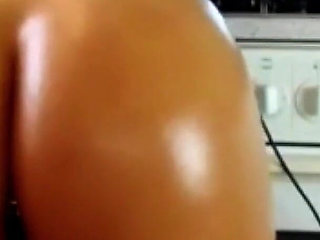 Sensual Seduction: Sexydea's Plugged Ass Tease and Temptation!