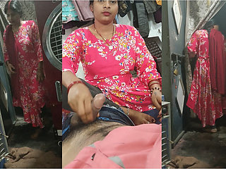 Bhabhi Devar Ke Ladn Ke Pani Nikali Hand Se Raat Ko Ghar Pe Akele Ake Hindi Audio Desi Handjob, Handjob