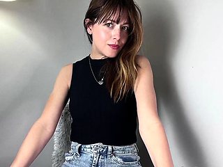 Beautiful teen brunette Jessica Sinn masturbates